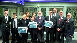 De gauche à droite : Bastien BERGE, Guillaume PERDIGUES, Laëtitia BOBLIN (3e du concours), Charlotte RAULT, Justine LARCHER (2nde du concours), Lisa GEOFFRAY, Philippe FAURE-BRAC, Maxime COURVOISIER, Géraud de la NOUE, Michel HERMET, Jacques BOUDIN. 