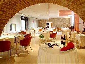 hotel-du-chateau-de-salettes-restaurant-cahuzac-sur-vere-802378-1066x800